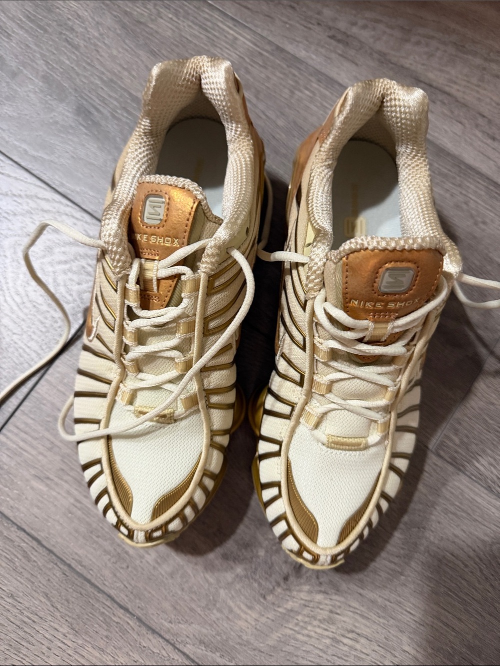 Nike Shox women sneakers size 6 in Cream and Gold Accent
